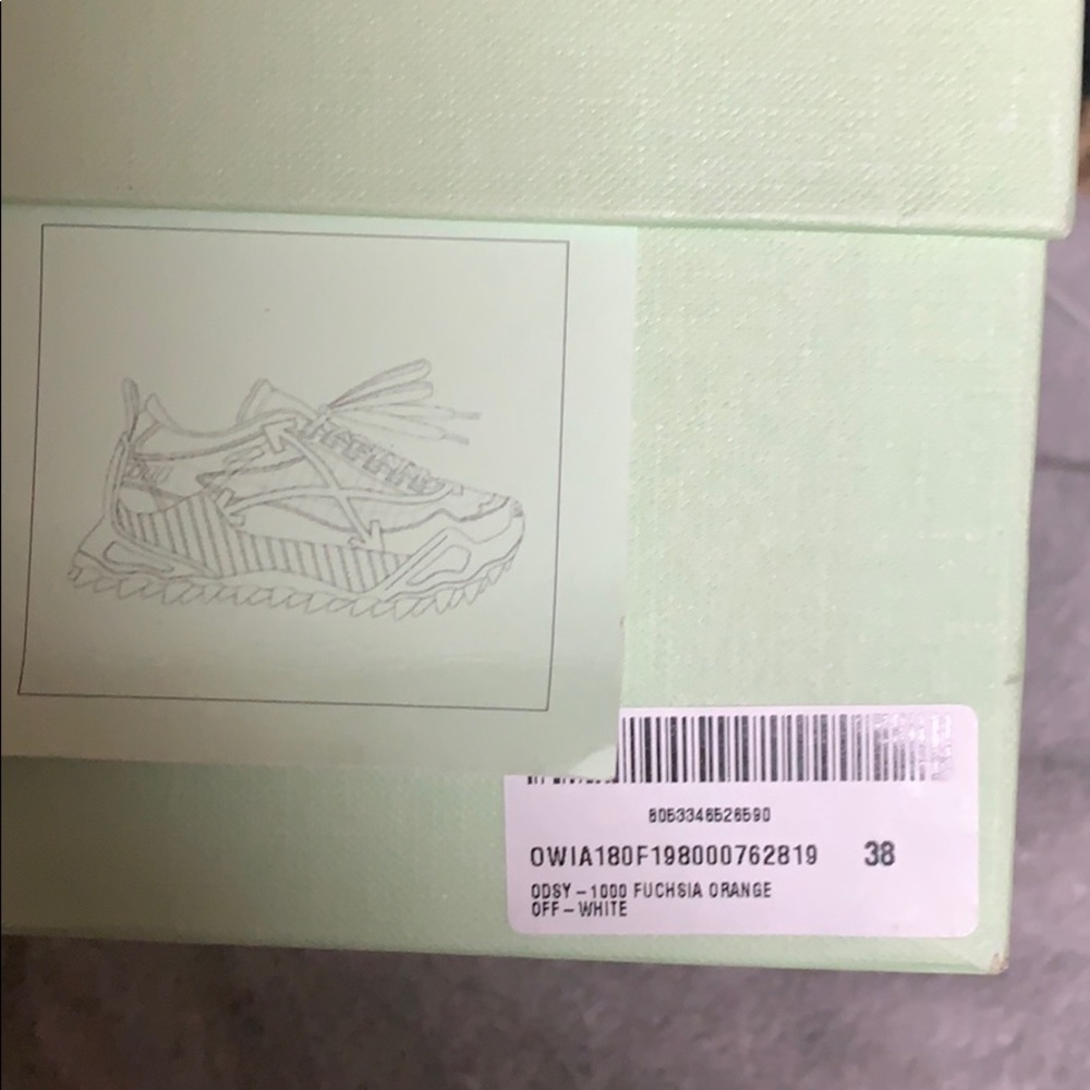 Off White Sneaker - image 5